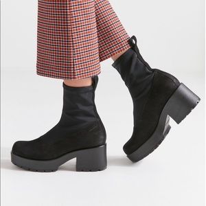 Vagabond Dioon stretch boot